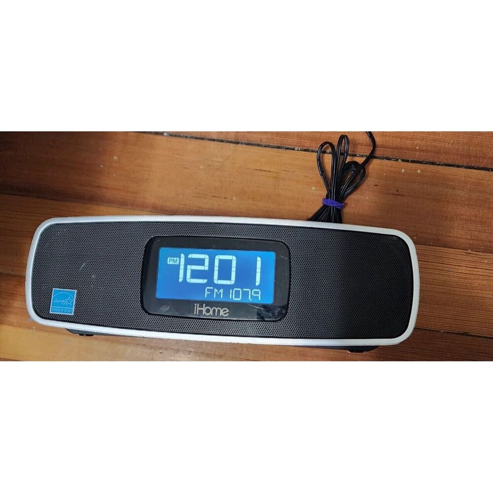 ihome Model ip90 AM/FM iPod Radio Docking Station Black without remote.